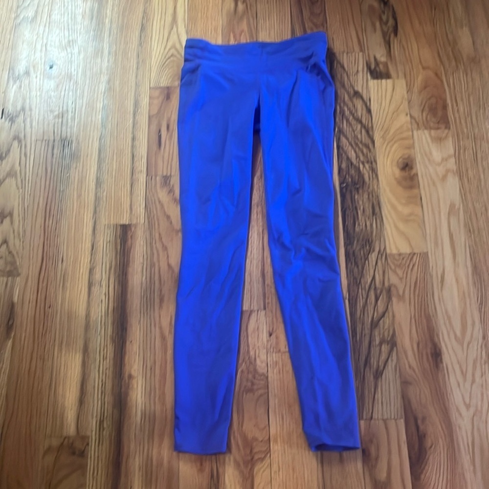 Gap fit full length leggings.  Size small.